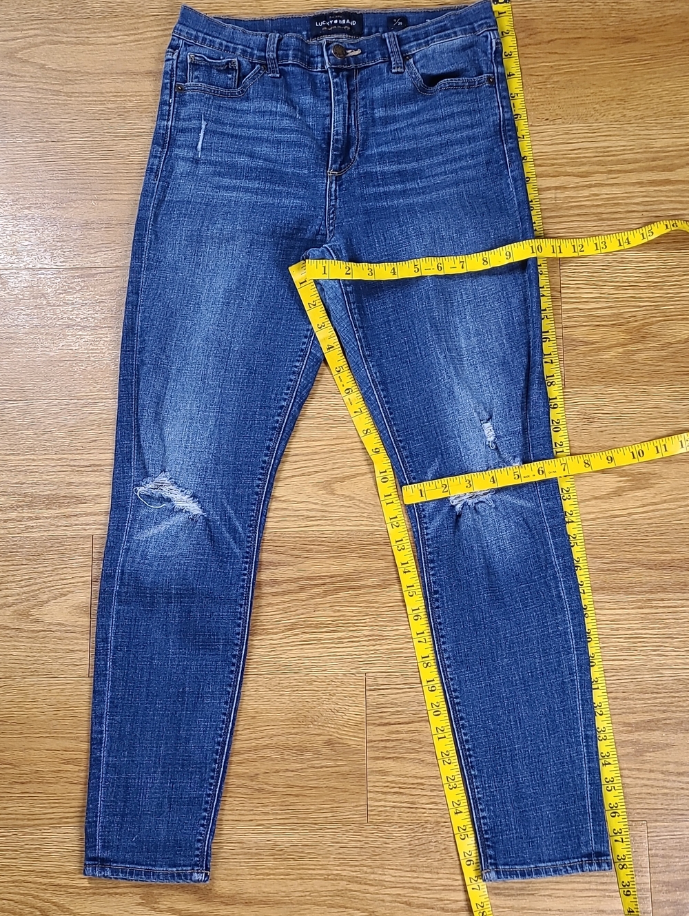 LUCKY BRAND BRIDGETTE SKINNY 8/29x27 pre-owned girls strech, distressed jeans